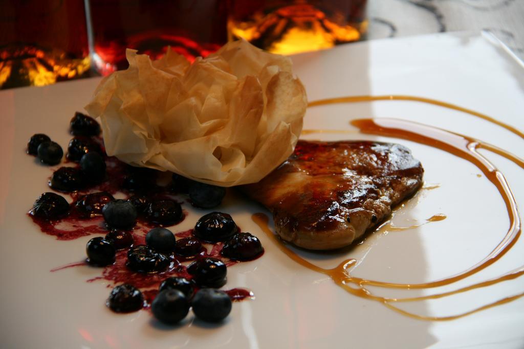 Logis Au Canard Gourmand Samatan Екстериор снимка